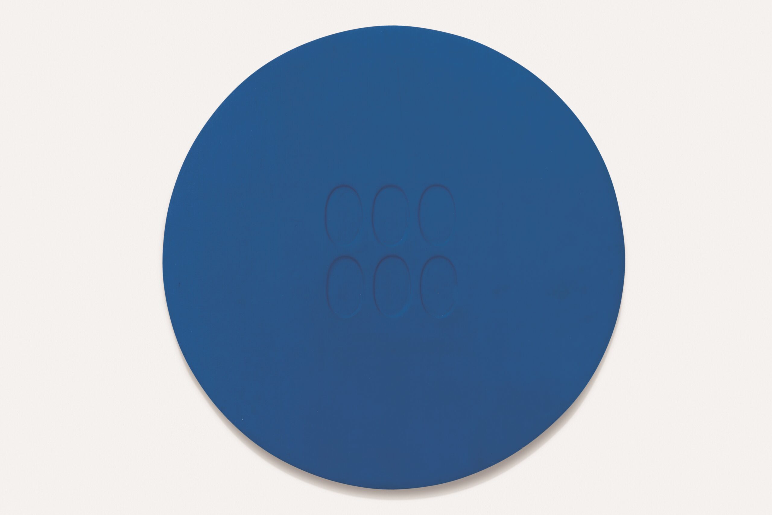 Turi Simeti, 6 ovali blu, acrilico su tela, 1966